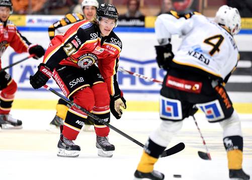 Luleås Emil Sylvegård täcker skott