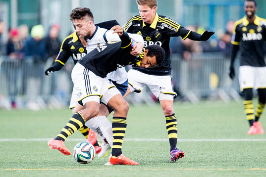 s Noah Sonko Sundberg under träningsmatchen i fotboll mellan AIK och Gefle den 14 februari 2015 i Stockholm.
