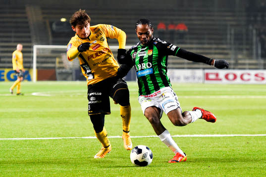 Elfsborgs Arber Zeneli och Gais Richard Ntomba Ekunde