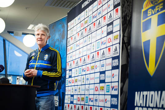 Sveriges förbundskapten Pia Sundhage presenterar truppen inför Algarve Cup
