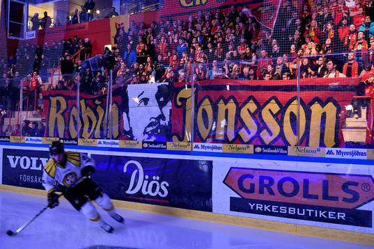 Luleås hejaklack hyllade Robin Jonsson innan