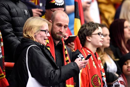 Luleås Robin Jonsson står i hemmaklacken