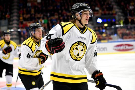 Brynäs Oskar Lindblom jublar