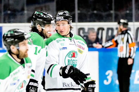 Rögles Jordan Smotherman och Jakob Lilja jublar