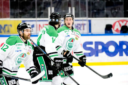 Rögles Jordan Smotherman och Jakob Lilja jublar