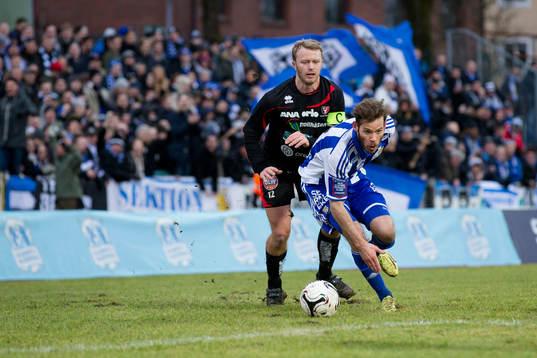 IFK Göteborgs Emil Salomonsson steget före Trollhättans David Bennhage