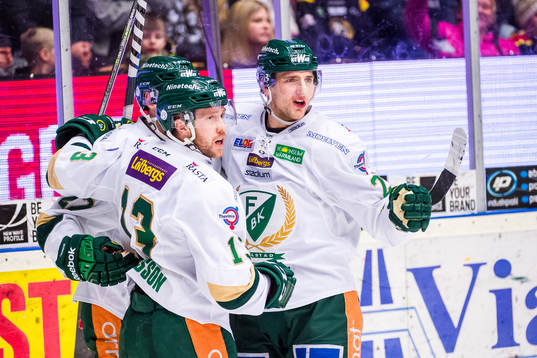 Färjestads Linus Persson och Anton Hedman jublar