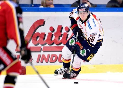 Djurgårdens Marcus Sörensen med pucken
