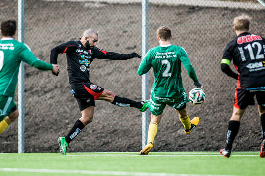 Trollhättans Josef Daoud skjuter in 1-1