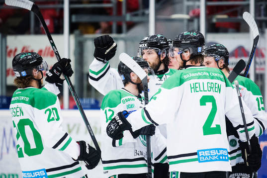 Rögles spelare jublar