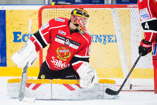 Almtunas målvakt Jonas Johansson släpper in 2-3