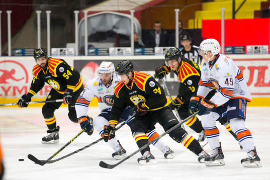 Brynäs Tomas Slovak och Växjö Patrik Lundh och Brynäs
