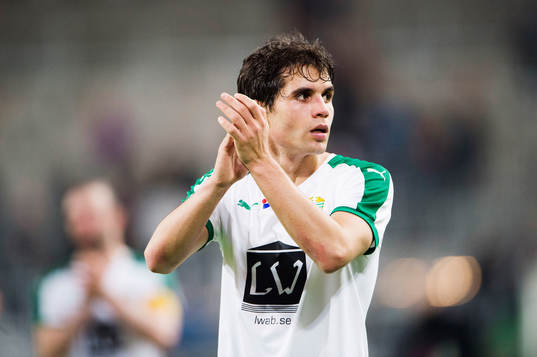 Hammarbys Lars Fuhre  tackar publiken