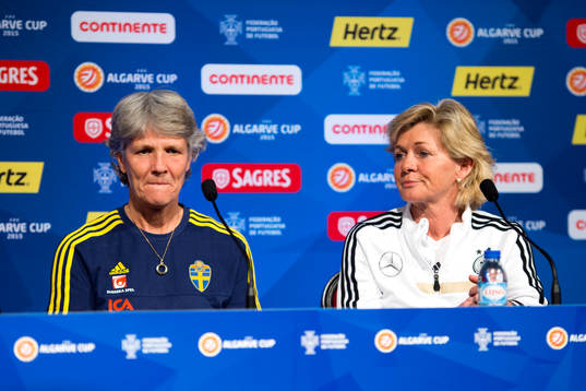 Sveriges förbundskapten Pia Sundhage och Tysklands förbundskapten Silvia Neid