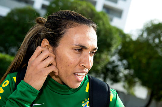 Brasiliens Marta Vieira da Silva blir intervjuad