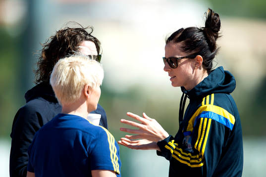 Sveriges Lotta Schelin innan fotbollsmatch i Algarve Cup mellan Sverige och Brasilien den 6 mars 2015 i Lagos, Portugal.