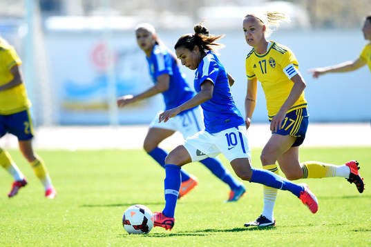 Brasiliens Marta Silva och Sveriges Caroline Seger