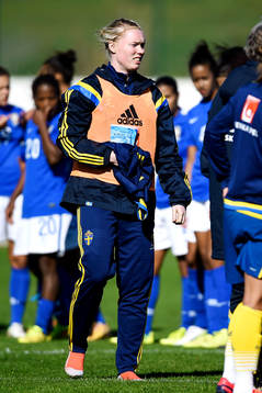 Sveriges målvakt Hedvig Lindahl med handen i bandage
