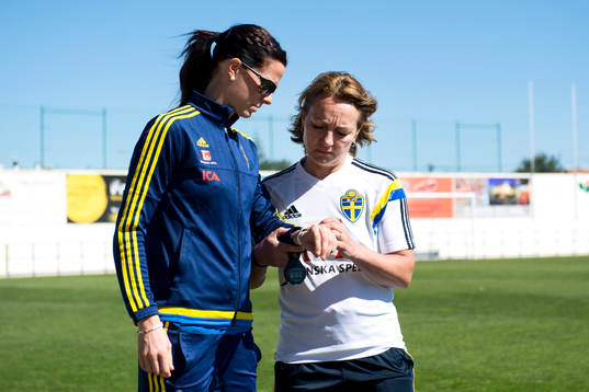 Sveriges Lotta Schelin och sjukgymnast Annica Näsmark