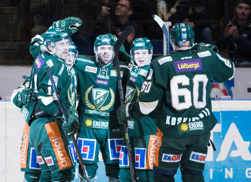 Färjestads Linus Persson gör mål 2-1 och firar