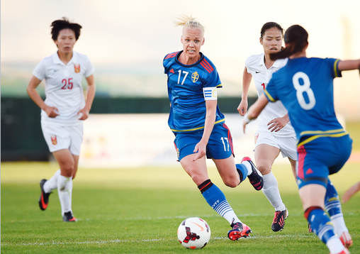 Sveriges Caroline Seger och Kinas Zhang Rui