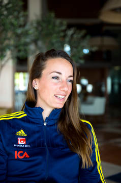 Sveriges Kosovare Asllani blir intervjuad