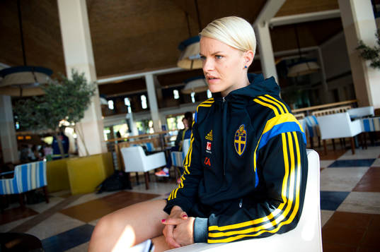 Sveriges Nilla Fischer blir intervjuad