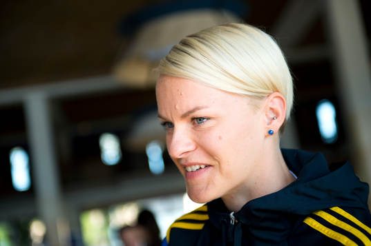 Sveriges Nilla Fischer blir intervjuad