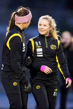 Glada tjejer