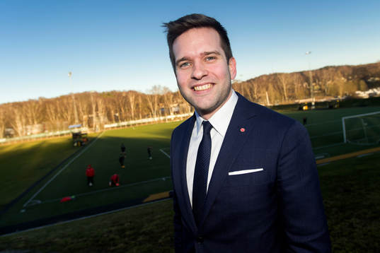 Idrottsministern Gabriel Wikström fotograferad