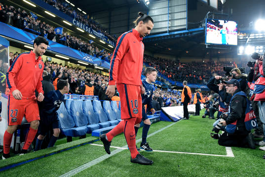 Paris Zlatan Ibrahimovic på väg in