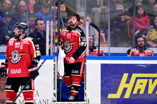 Luleås Per Ledin står i dörren till utvisningsbåset