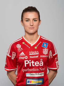 Emelie Lövgren poserar för ett porträtt den 18 mars 2015 i Piteå.