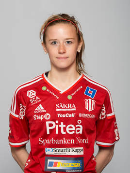 Lena Blomkvist poserar för ett porträtt den 18 mars 2015 i Piteå.