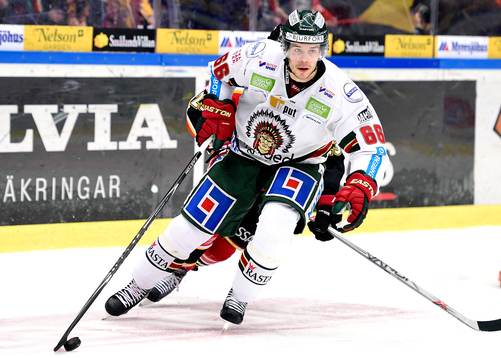 Frölundas Oscar Fantenberg med pucken