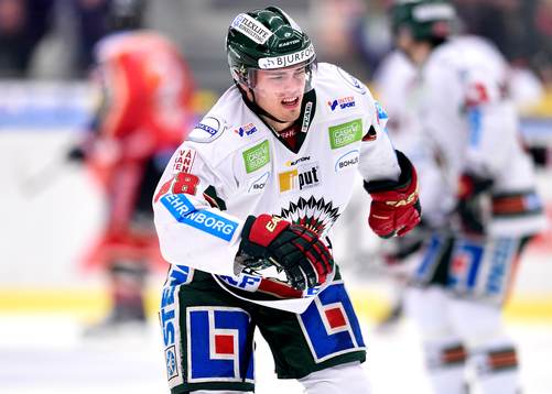 Frölundas Andreas Johnson grinar illa