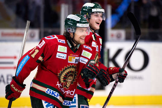 Frölundas Mats Rosseli Olsen och Anton Blidh firar