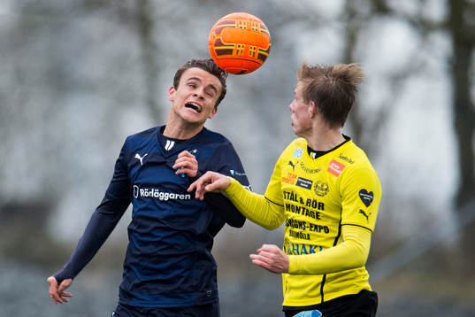 Malmö FFs Andreas Vindheim och Mjällbys Eric Björkander