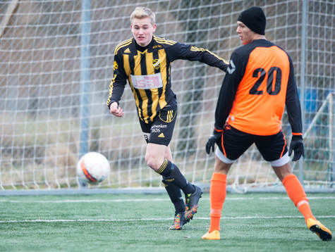  i träningsmatchen i fotboll mellan IFK Kristianstad och Kristianstads FF i Förslöv 21 mars 2015.