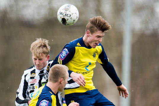 Landskronas Viktor Svensson i nickduell med Ängelholms