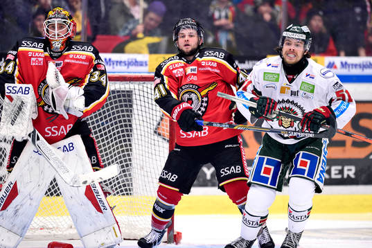 Luleås Chad Billins och Frölundas Mats Rosseli Olsen