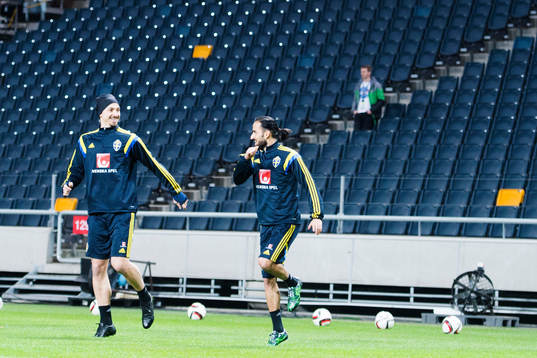 Sveriges Zlatan Ibrahimovic och Erkan Zengin