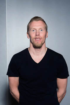  Fredrik Samuelsson, tränare Assyriska, poserar för ett porträtt