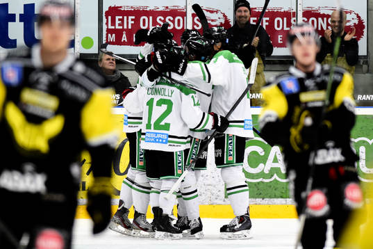 Rögles Jakob Lilja jublar