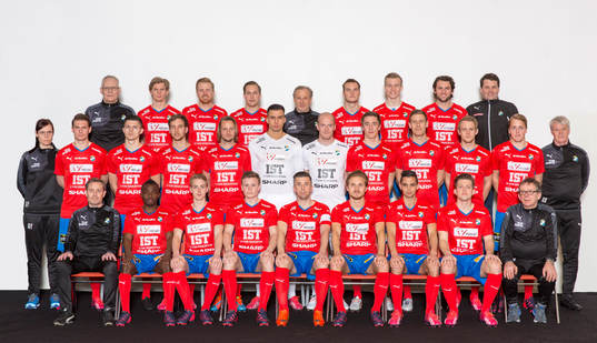  Thomas Frisk lagledare, Fritiof Björkén, Josef Elvby, Andreas Wihlborg, Göran Mårtensson målvaktstränare, Jonathan Drott, Filip Stenmark, Mehmed Hafizovic, Anders Willstedt. Mellersta raden från vänster: Anna Frisk Fysioterapeut, Freddy Söderberg, Elmin Nurkic, Alexander Henningsson, Patrik Bojent, Sulejmen Sarajlic, Rasmus Rydén, Johan Andersson, Mario Vanilj, Andreas Birgersson, Robin Strömberg, Karl-Gunnar Björklund tränare. Främre raden från vänster: Thomas Askebrand tränare, Isaac Shaze, Jonatan Rehnström, Philip Hausenkamph, Denis Velic, Joel Rajalakso, Emil Andersson, Karl-Johan Lindblad, Christer Andersson materialförvaltare. 