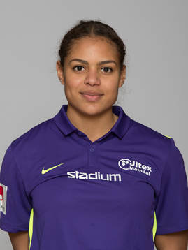 Roosa Ariyo poserar för ett porträtt den 27 mars 2015 i Göteborg.