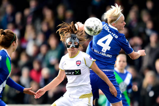 Rosengårds +ro70 i nickduell med Wolfsburgs Nilla Fischer