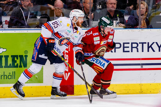 Växjös Liam Reddox och Frölundas Artturi Lehkonen