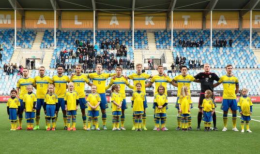 Sveriges startelva med Mirza Halvadic, Gustav Engvall, Valmir Berisha, Gentrik Citaku, Andreas Bengtsson, Elias Andersson, Anton Jönsson Salétros, Johan Ramhorn, Tim Erlandsson och Linus Wahlqvist