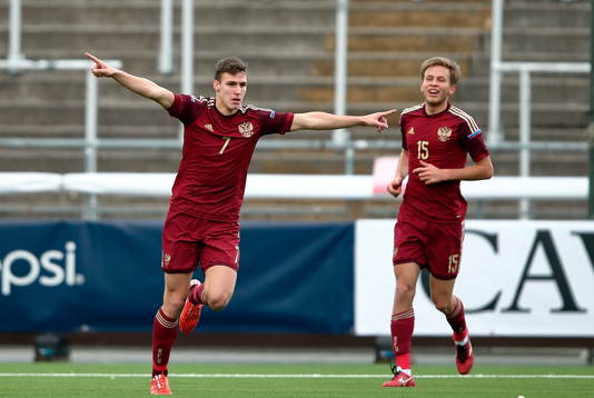 Jubel efter mål 0-1 av Rysslands Aleksei Gasilin